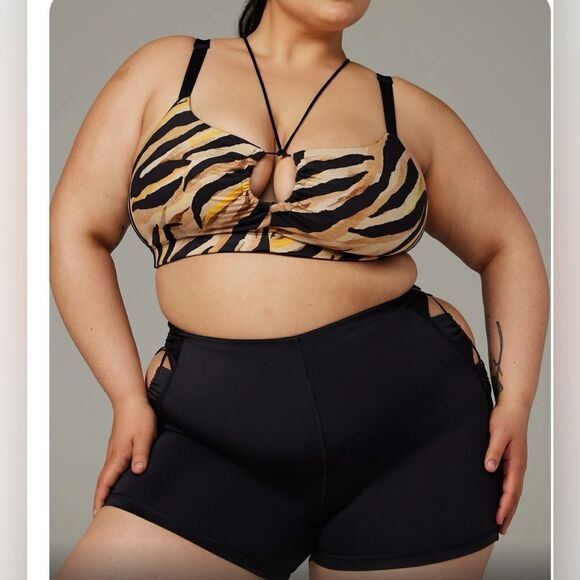 Savage fenty wild cat high waisted shorts - Picture 8 of 8